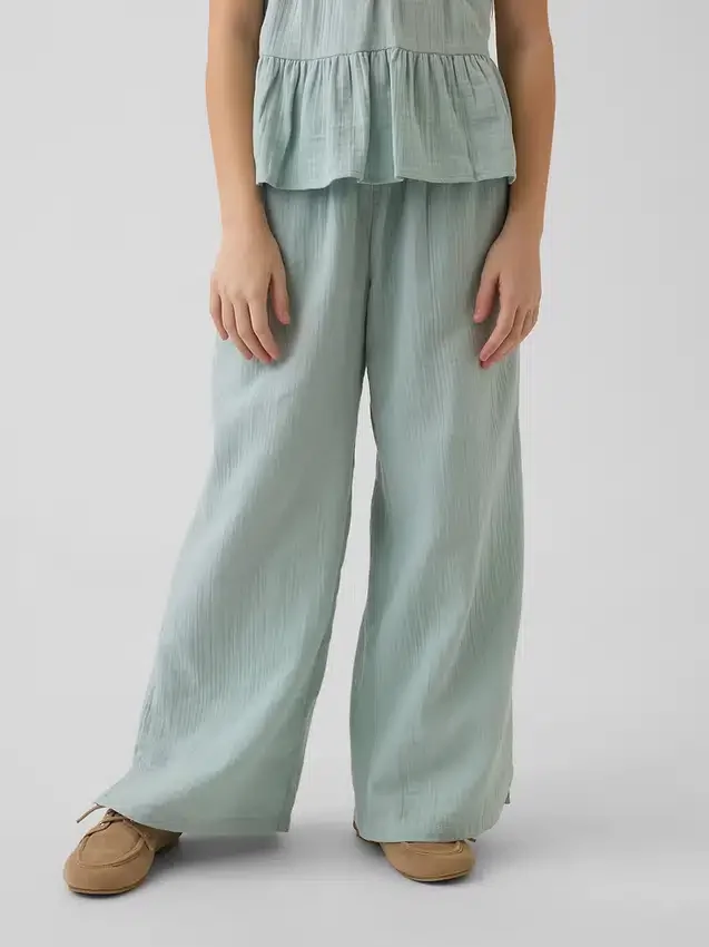 Kinderhose aus Baumwollgaze mit weitem Bein