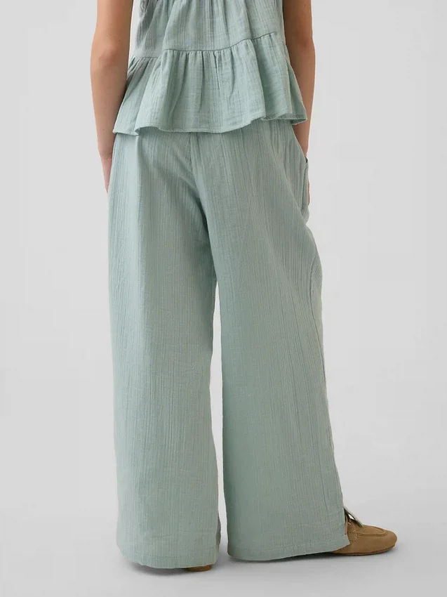 Kinderhose aus Baumwollgaze mit weitem Bein