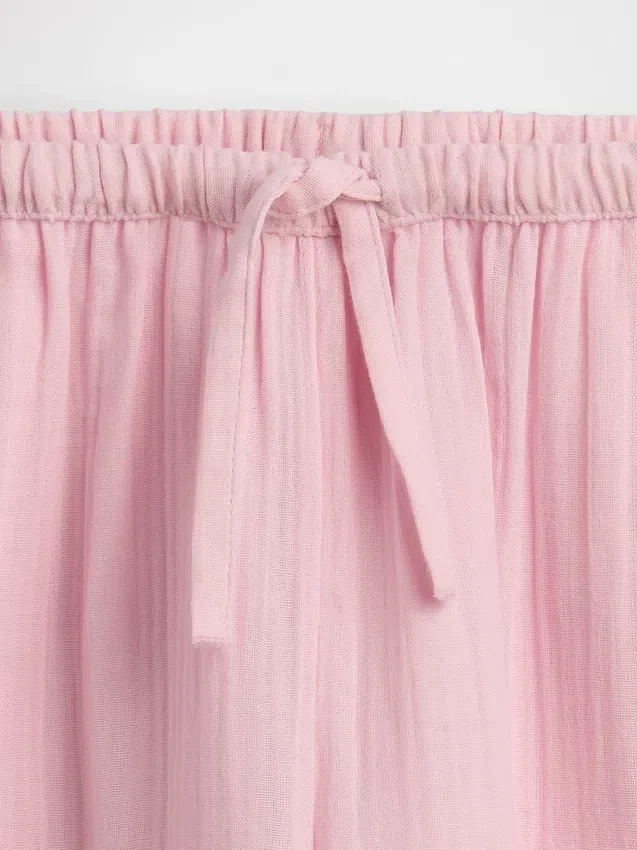 Kinderhose aus Baumwollgaze mit weitem Bein