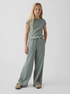 Kinderhose mit weitem Bein im Relaxed-Schnitt