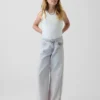Kinderjeans mit niedriger Leibhöhe, weitem Bein und weitem Schnitt
