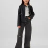 Kinderjeans mit niedriger Leibhöhe, weitem Bein und weitem Schnitt