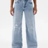 Kinderjeans mit niedriger Leibhöhe, weitem Bein und weitem Schnitt