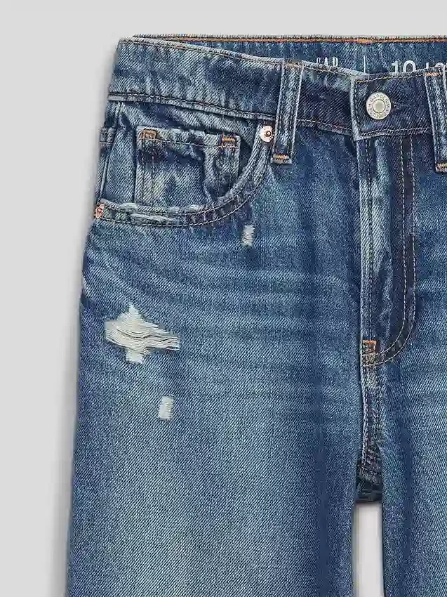 Kinderjeans mit niedriger Leibhöhe, weitem Bein und weitem Schnitt