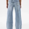 Kinderjeans mit niedriger Leibhöhe, weitem Bein und weitem Schnitt