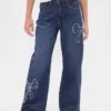Kinderjeans mit niedriger Leibhöhe, weitem Bein und weitem Schnitt