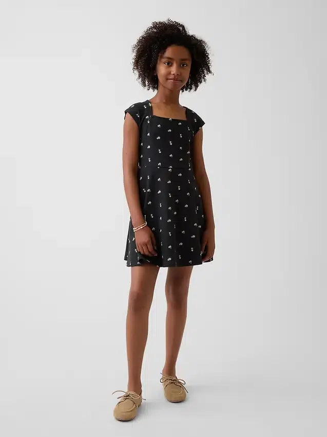 Kinderkleid aus Jersey mit quadratischem Ausschnitt