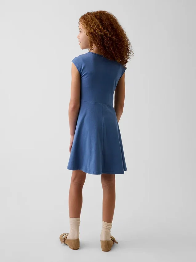 Kinderkleid aus Jersey mit quadratischem Ausschnitt