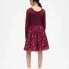 Kinderkleid aus verschiedenen Materialien