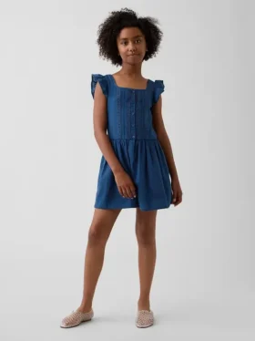 Kinderkleid mit Flatterärmeln und Spitzenbesatz