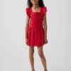 Kinderkleid mit Flatterärmeln und Spitzenbesatz