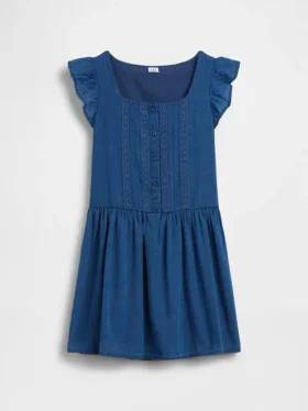 Kinderkleid mit Flatterärmeln und Spitzenbesatz