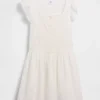 Kinderkleid mit Flatterärmeln und Spitzenbesatz