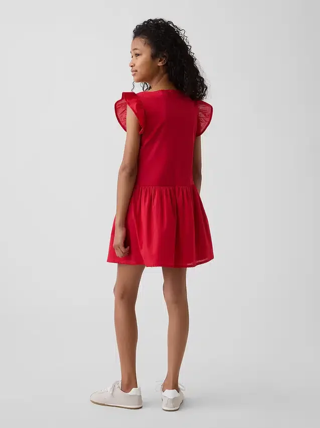 Kinderkleid mit Flatterärmeln und Spitzenbesatz