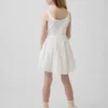 Kinderkleid mit Lochstickerei