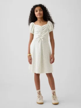 Kinderkleid mit Rüschen