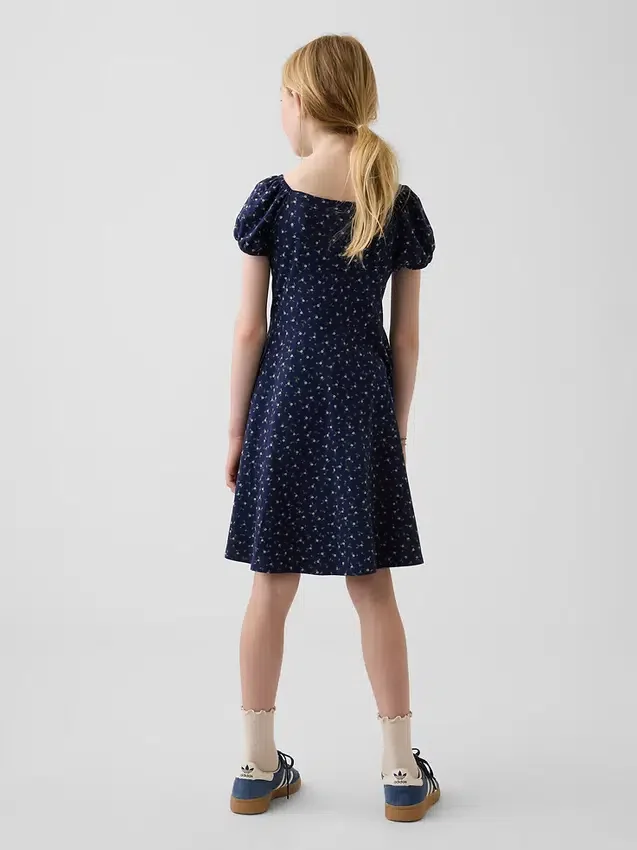 Kinderkleid mit Rüschen
