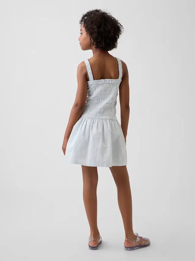 Kinderkleid mit tief sitzender Taille