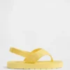 Kleinkind-Flip-Flops aus Canvas