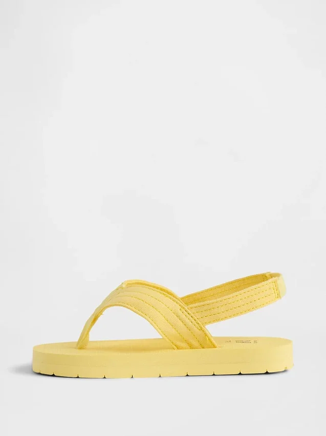 Kleinkind-Flip-Flops aus Canvas
