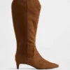 Kniehohe Stiefel mit Kitten-Heel und spitzer Zehenpartie