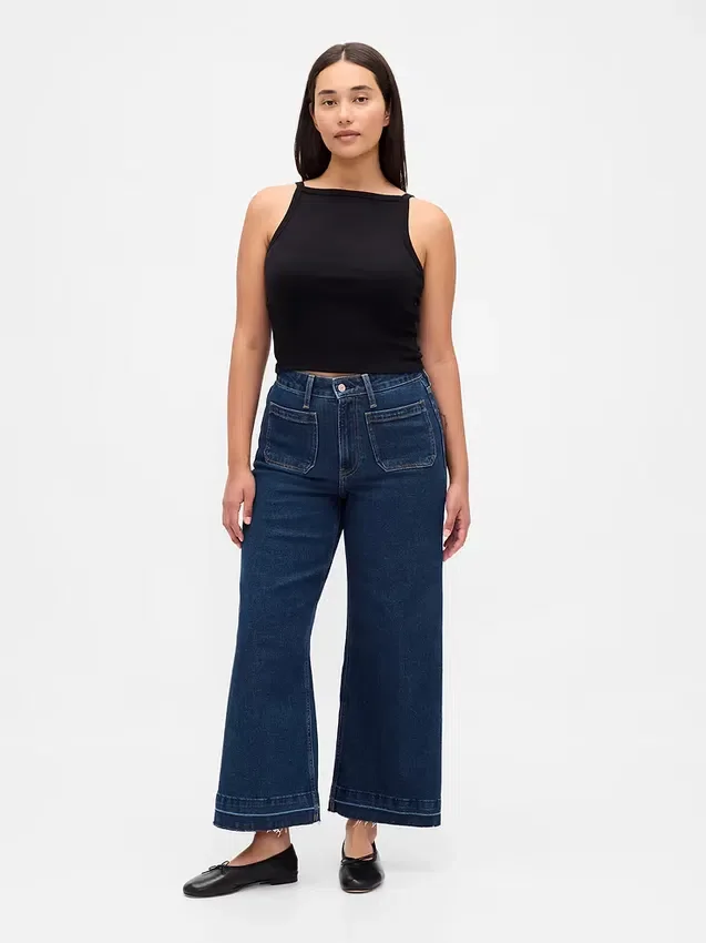 Kurvenbetonte, hoch taillierte, weit geschnittene Knöchellange Jeans