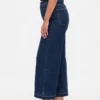 Kurvenbetonte, hoch taillierte, weit geschnittene Knöchellange Jeans