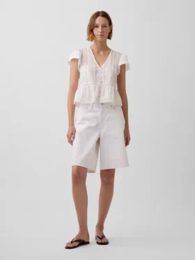 Kurzes Peplum-Oberteil aus Spitzenvoile