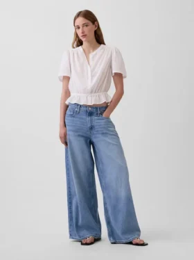 Kurzes Peplum-Oberteil mit Knopfleiste