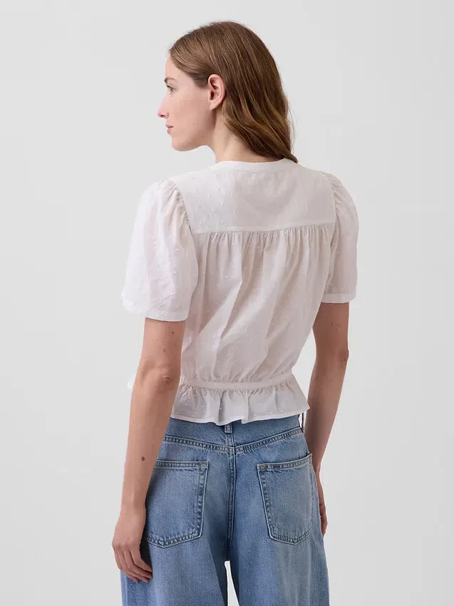 Kurzes Peplum-Oberteil mit Knopfleiste