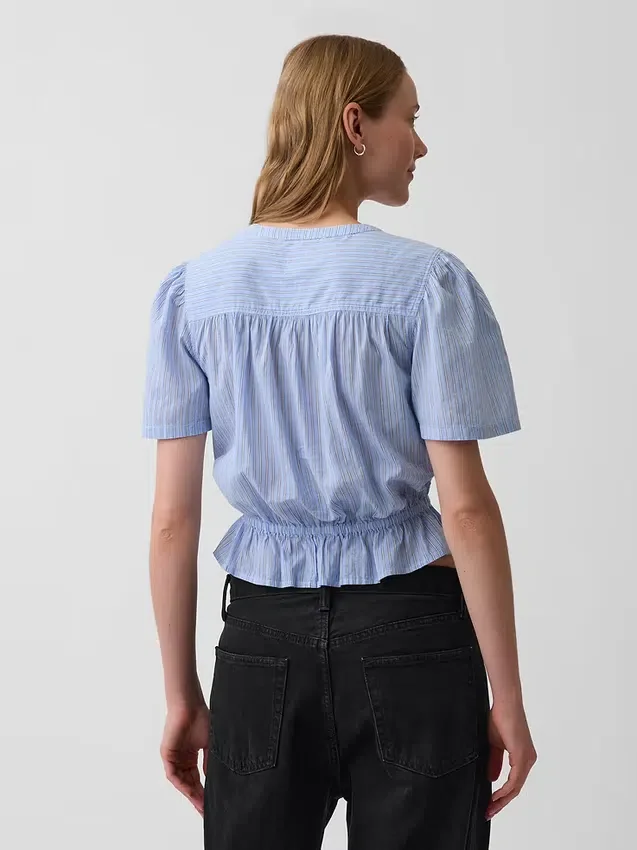 Kurzes Peplum-Oberteil mit Knopfleiste