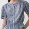 Kurzes Peplum-Oberteil mit Knopfleiste