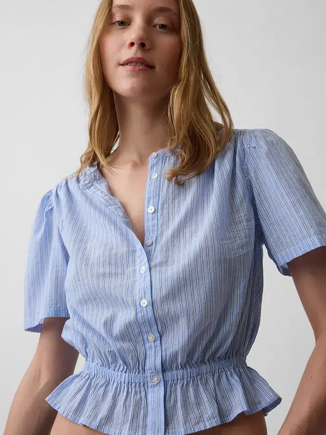 Kurzes Peplum-Oberteil mit Knopfleiste