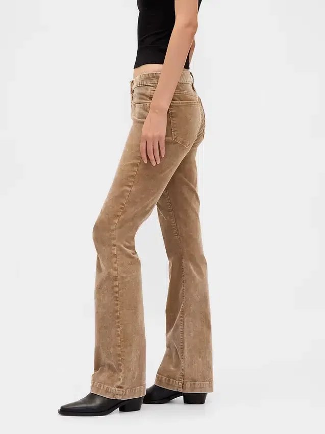 Lange, schmal geschnittene Cord-Hose mit niedriger Leibhöhe