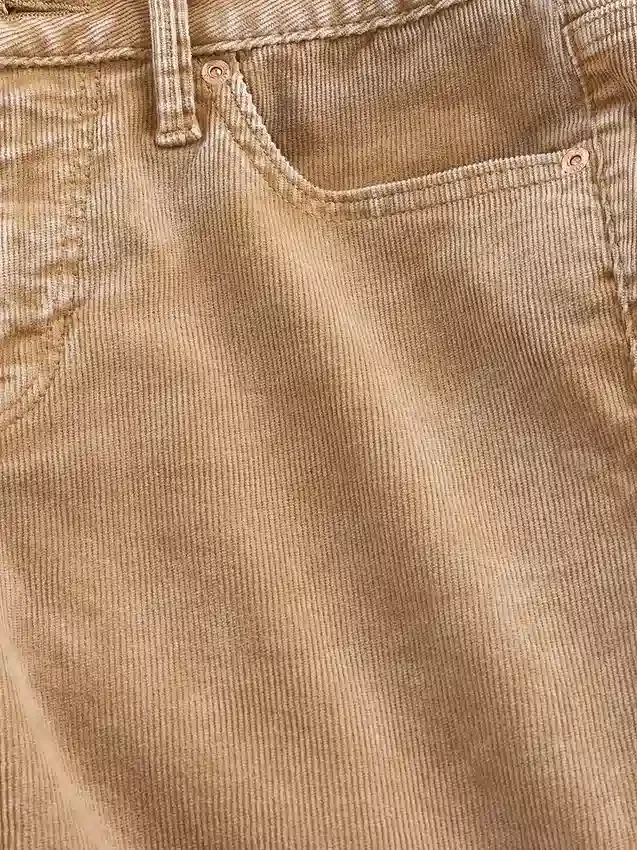 Lange, schmal geschnittene Cord-Hose mit niedriger Leibhöhe