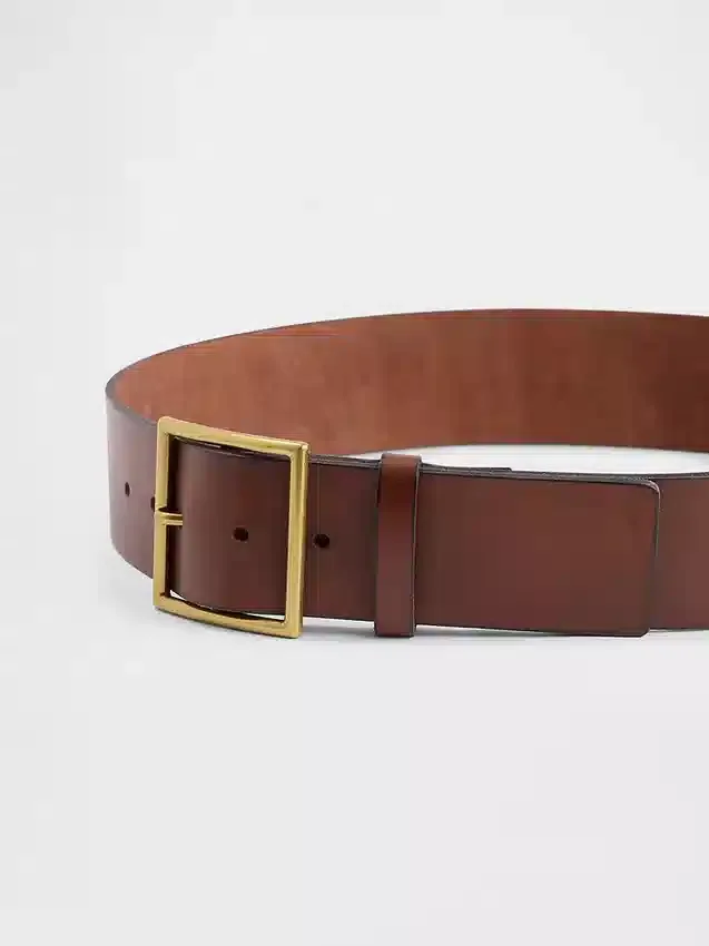 Ledergürtel mit quadratischer Schnalle