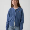 Locker sitzende, kurze Strickjacke für Kinder