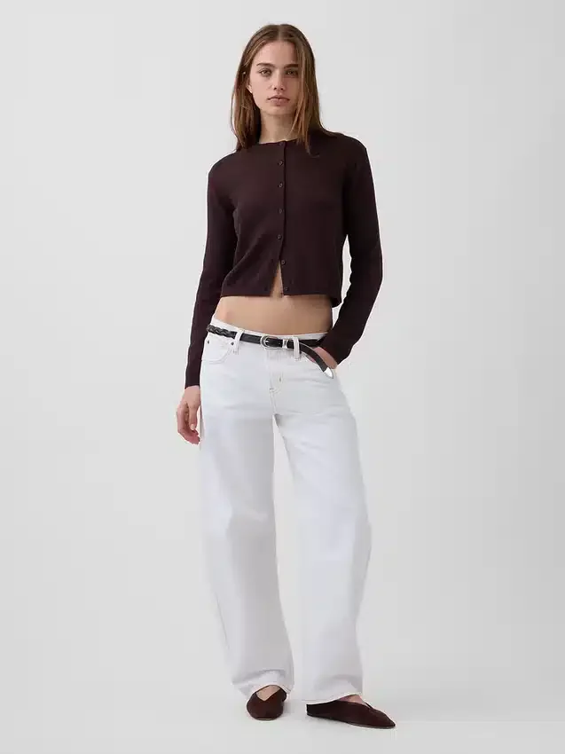 Locker sitzender, kurz geschnittener Pullover aus 100 % Baumwolle