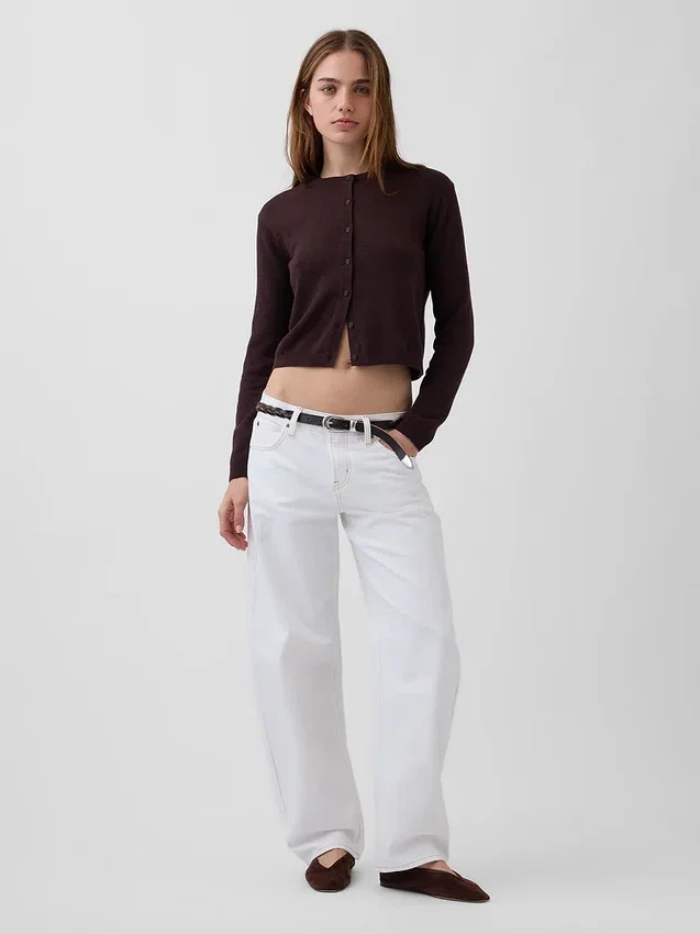 Locker sitzender, kurz geschnittener Pullover aus 100 % Baumwolle