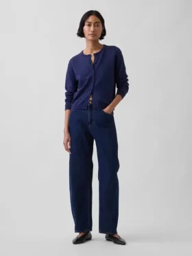 Locker sitzender, kurz geschnittener Pullover aus 100 % Baumwolle
