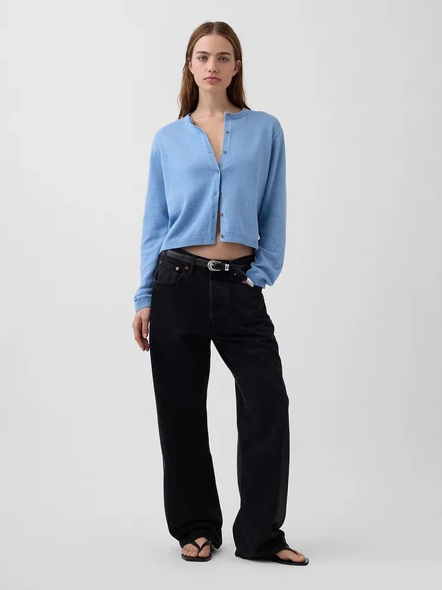 Locker sitzender, kurz geschnittener Pullover aus 100 % Baumwolle