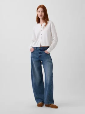 Locker sitzender, kurz geschnittener Pullover aus 100 % Baumwolle
