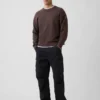 Locker sitzender, kurzer Pullover mit Rundhalsausschnitt