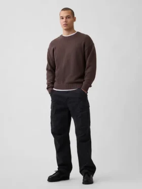 Locker sitzender, kurzer Pullover mit Rundhalsausschnitt