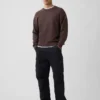 Locker sitzender, kurzer Pullover mit Rundhalsausschnitt