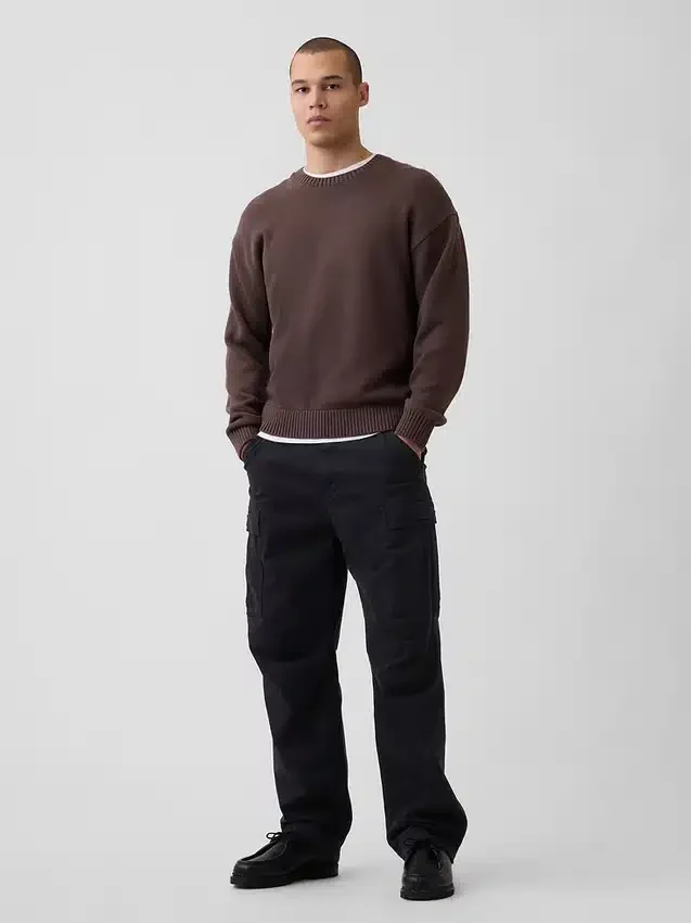 Locker sitzender, kurzer Pullover mit Rundhalsausschnitt