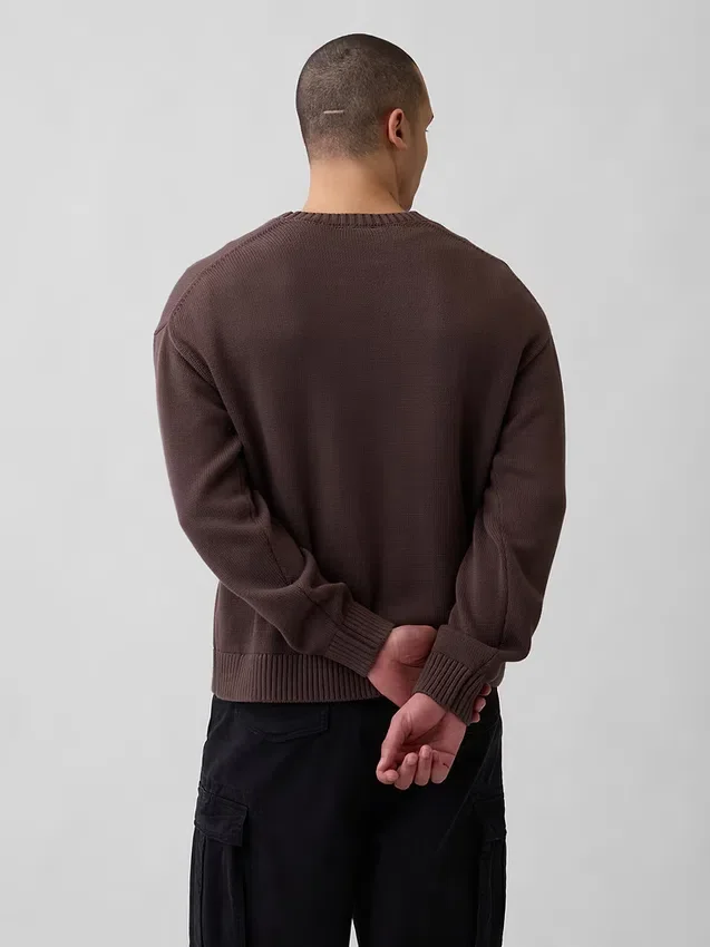 Locker sitzender, kurzer Pullover mit Rundhalsausschnitt