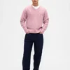 Locker sitzender, kurzer Pullover mit V-Ausschnitt