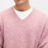 Locker sitzender, kurzer Pullover mit V-Ausschnitt