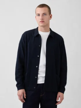 Locker sitzender Pullover